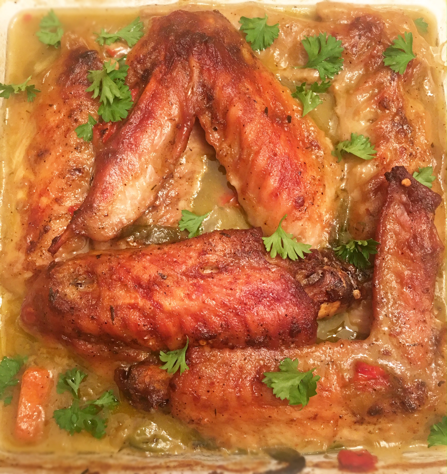 Baked Turkey Wings with Veggies and Herbs Gravy
